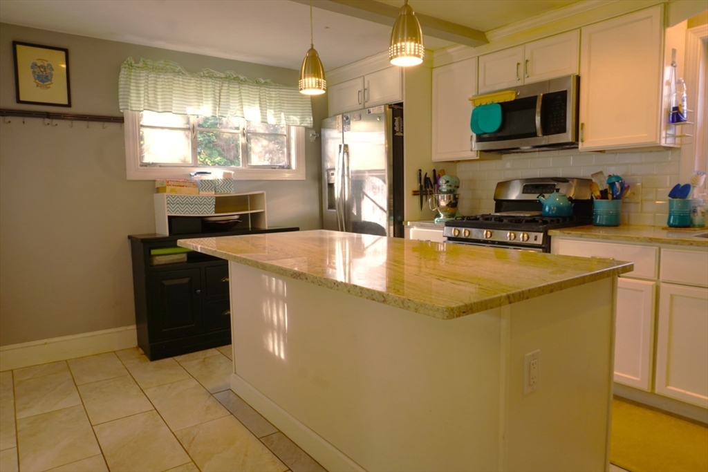 35 Vesey Road Randolph, MA 02368 - Photo 10 of 29 Gallery Image 10