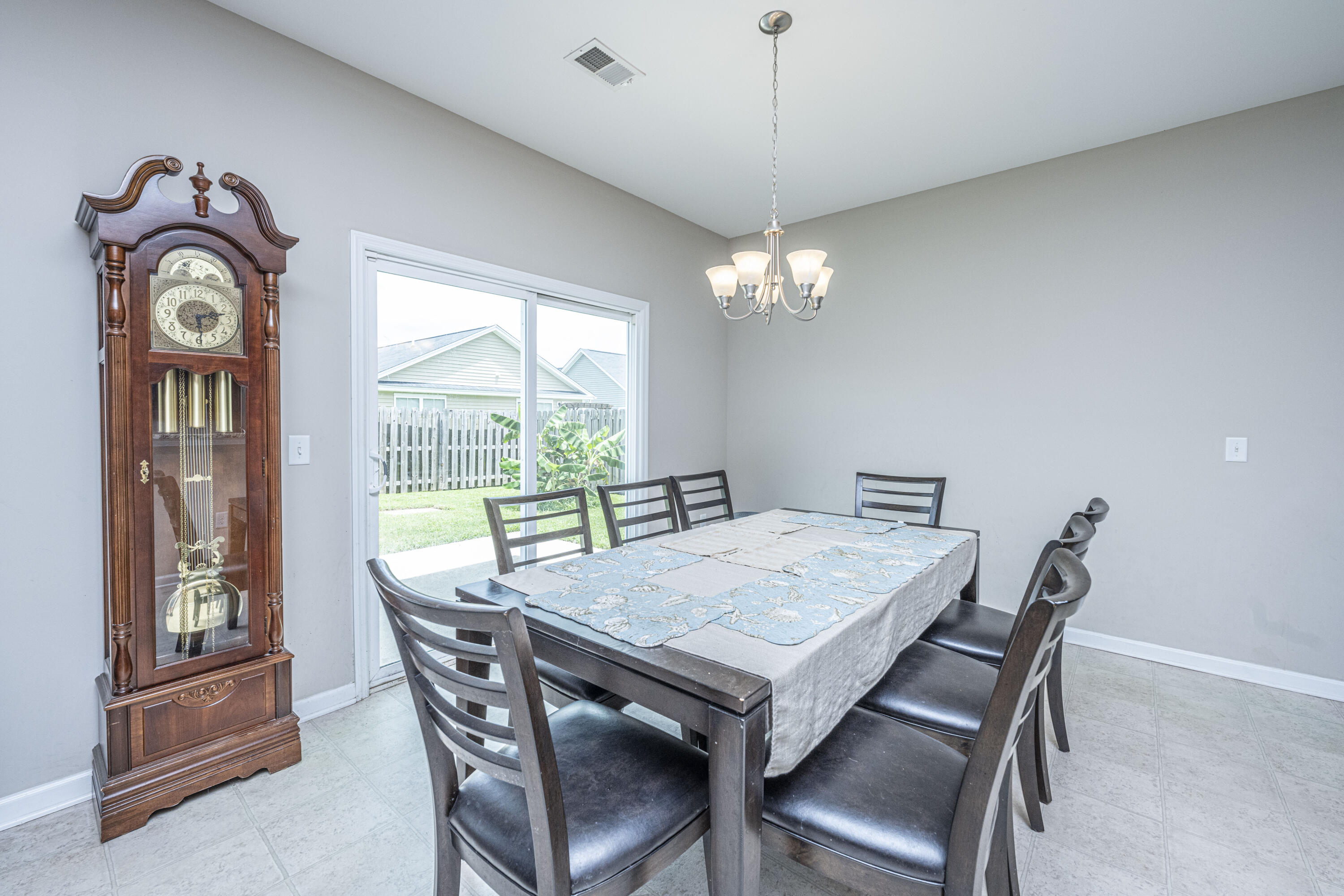 7762 Discovery Road North Charleston, SC 29420 - Photo 14 of 35 eating area