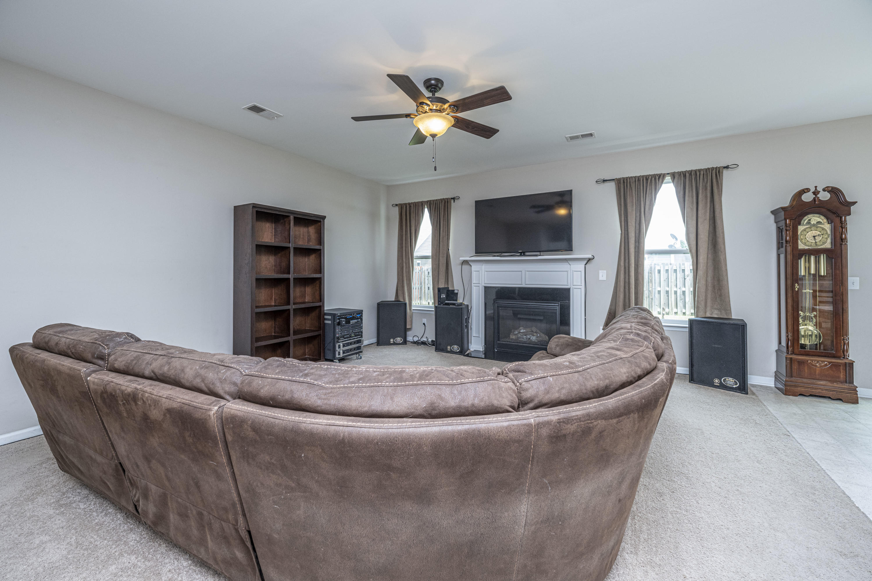 7762 Discovery Road North Charleston, SC 29420 - Photo 4 of 35 lr