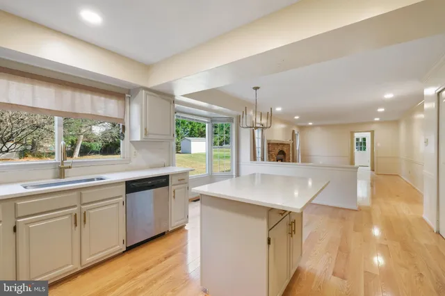 $3,950 | 13905 Huxley Cove Court, Silver Spring, MD 20906