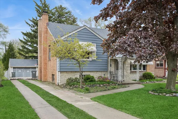 $405,000 | 285 Des Plaines Avenue, Riverside, IL 60546
