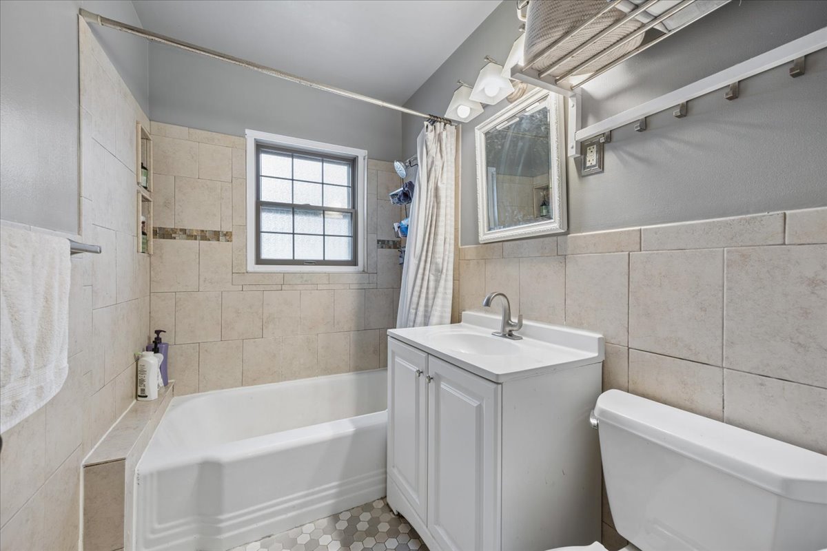 285 Des Plaines Avenue Riverside, IL 60546 - Photo 11 of 23