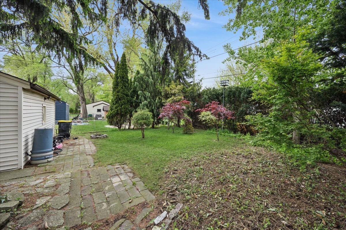 285 Des Plaines Avenue Riverside, IL 60546 - Photo 18 of 23