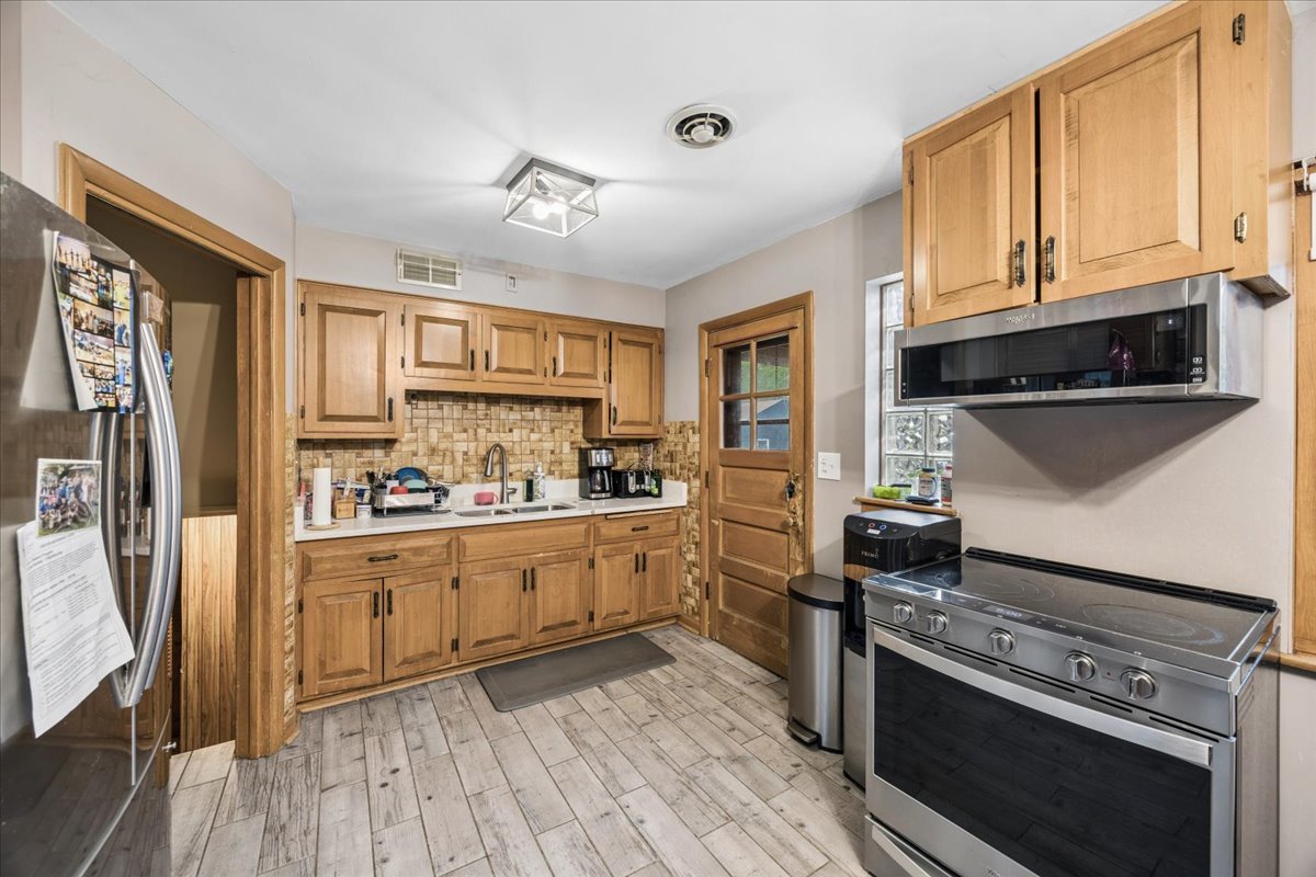 285 Des Plaines Avenue Riverside, IL 60546 - Photo 6 of 23