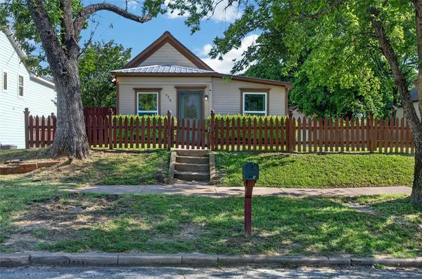 $147,500 | 715 West Munson Street, Denison, TX 75020