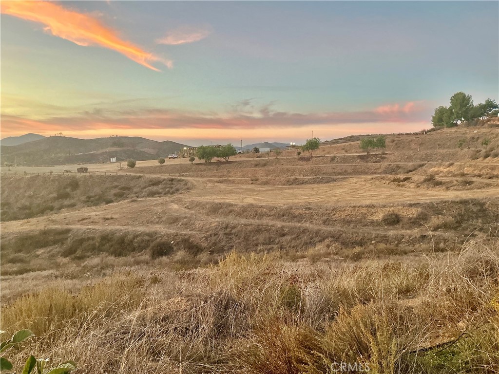 41130 Voyager Road Hemet, CA 92544 - Photo 13 of 35 a view of a mountain with an ocean