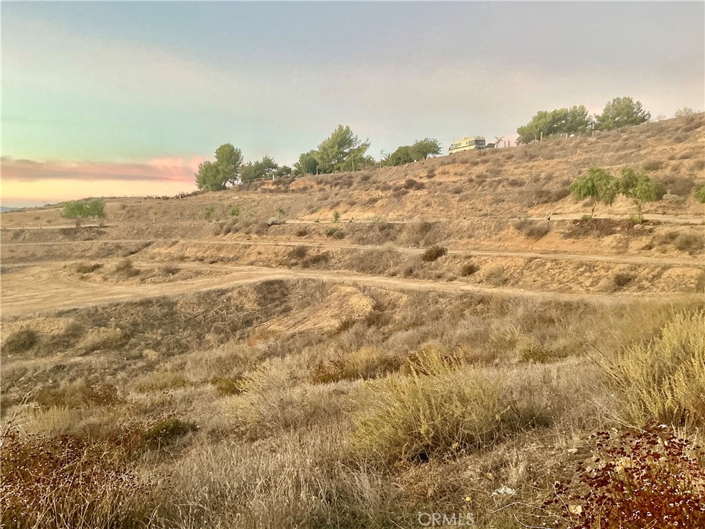 41130 Voyager Road Hemet, CA 92544 - Photo 17 of 35 a view of beach and mountain