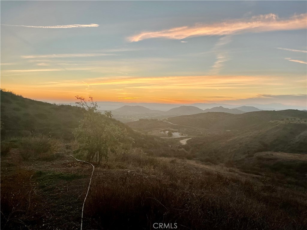 41130 Voyager Road Hemet, CA 92544 - Photo 22 of 35 a view of an ocean and mountain