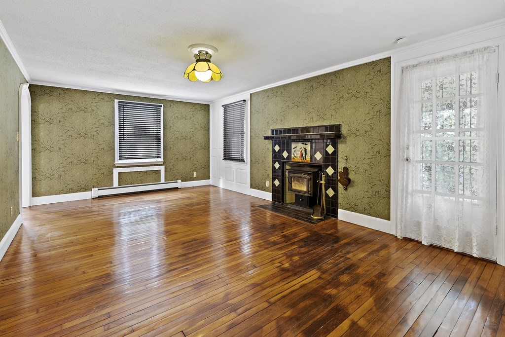 719 Riverside Drive Lawrence, MA 01841 - Photo 13 of 24 Gallery Image 13