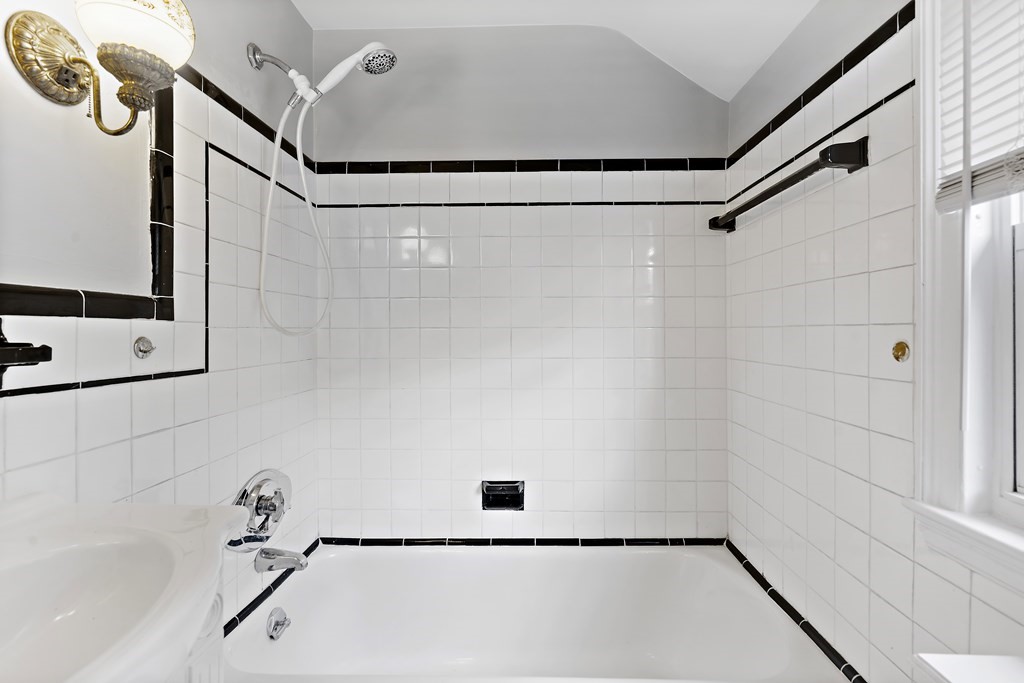 719 Riverside Drive Lawrence, MA 01841 - Photo 21 of 24 Gallery Image 21