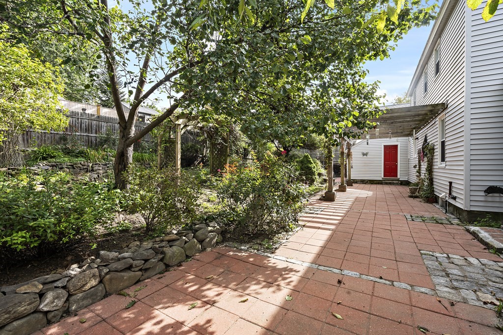 719 Riverside Drive Lawrence, MA 01841 - Photo 4 of 24 Gallery Image 4