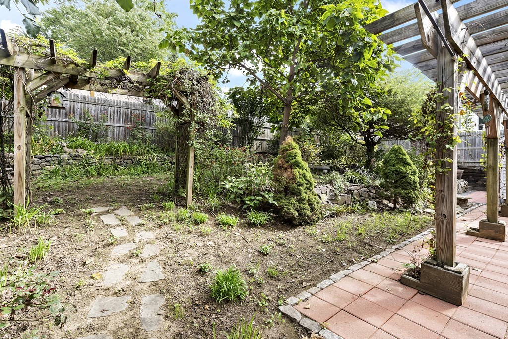 719 Riverside Drive Lawrence, MA 01841 - Photo 5 of 24 Gallery Image 5