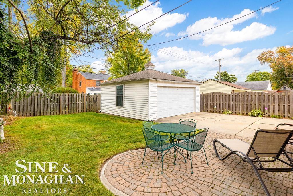 1694 Newcastle Road Grosse Pointe Woods, MI 48236 - Photo 26 of 41