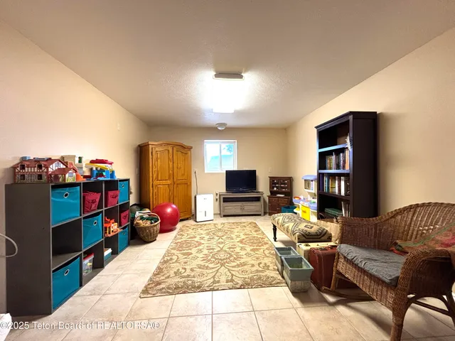 $1,199,000 | 1365 Tom's Canyon Road, Auburn, WY 83111