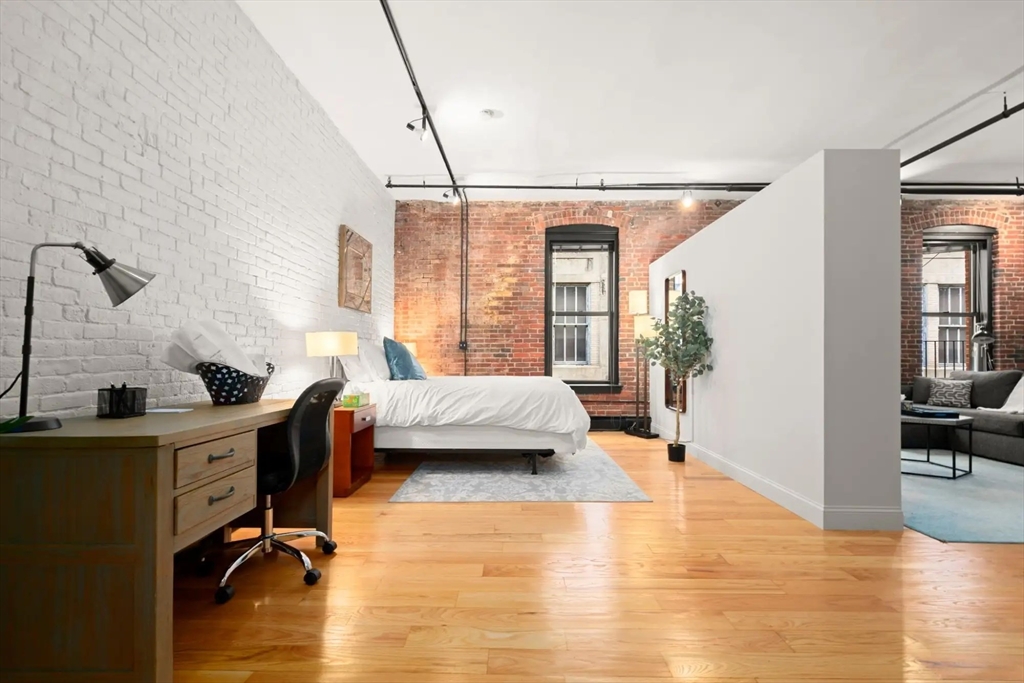 19 Stanhope Street, Unit 2C Boston, MA 02116 - Photo 18 of 27