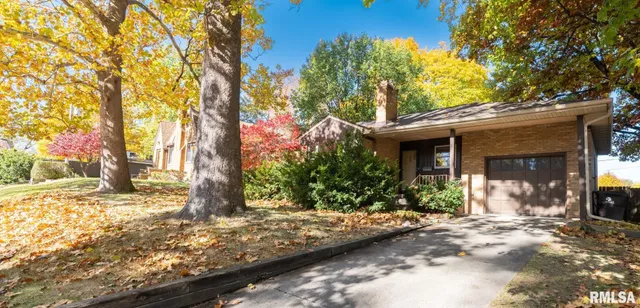 $133,900 | 207 West Maywood Avenue, Peoria, IL 61604