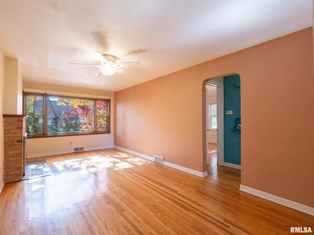 $133,900 | 207 West Maywood Avenue, Peoria, IL 61604