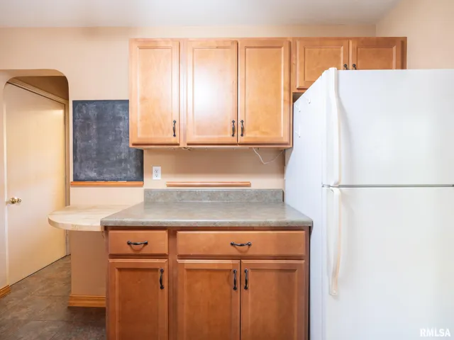 $133,900 | 207 West Maywood Avenue, Peoria, IL 61604