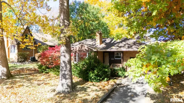 $133,900 | 207 West Maywood Avenue, Peoria, IL 61604