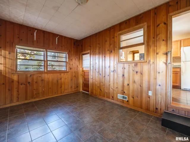 $133,900 | 207 West Maywood Avenue, Peoria, IL 61604