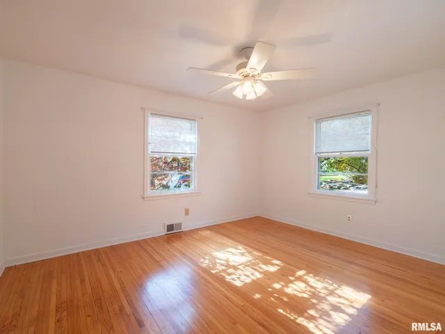 $133,900 | 207 West Maywood Avenue, Peoria, IL 61604