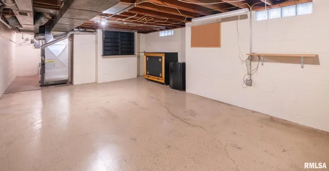 $133,900 | 207 West Maywood Avenue, Peoria, IL 61604