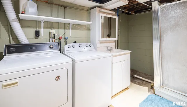 $133,900 | 207 West Maywood Avenue, Peoria, IL 61604