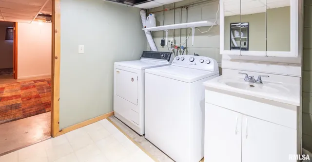 $133,900 | 207 West Maywood Avenue, Peoria, IL 61604