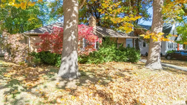 $133,900 | 207 West Maywood Avenue, Peoria, IL 61604