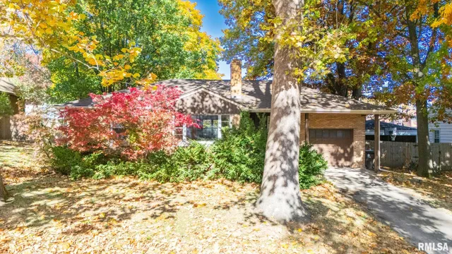 $133,900 | 207 West Maywood Avenue, Peoria, IL 61604