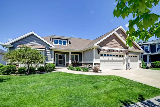 $949,900 | 1115 Ireland Drive, Waunakee, WI 53597