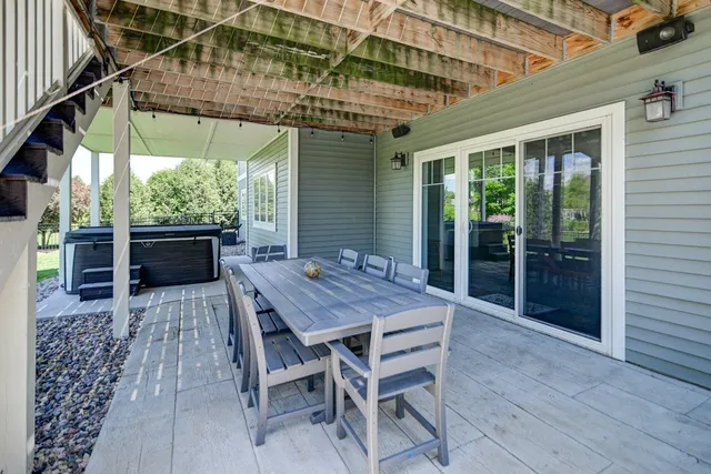 $949,900 | 1115 Ireland Drive, Waunakee, WI 53597