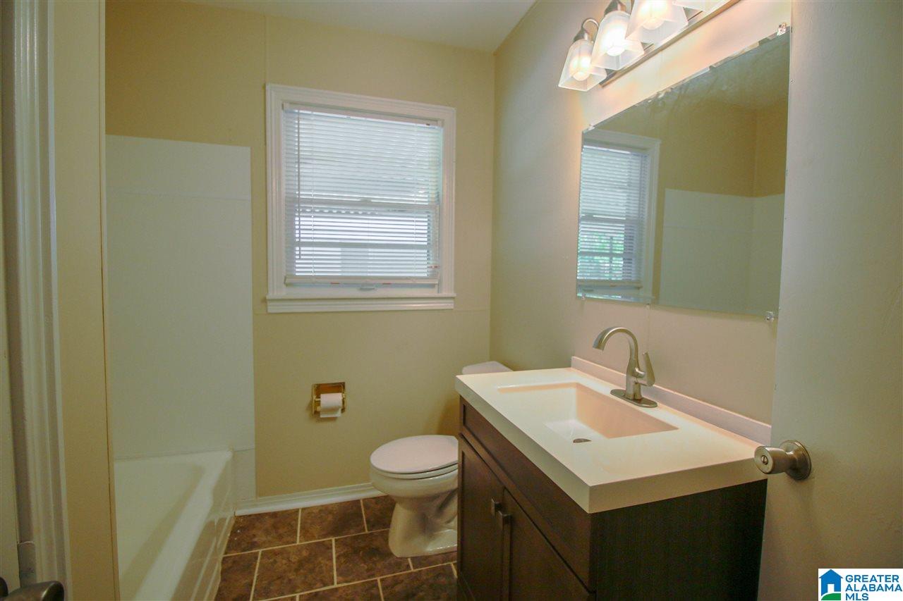 105 Hendrix Street Oneonta, AL 35121 - Photo 9 of 13