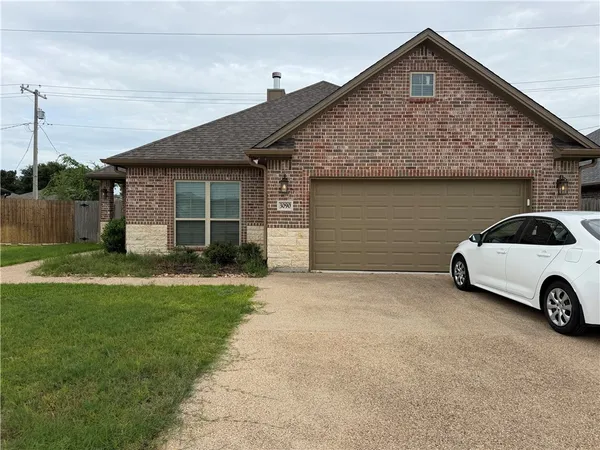 $2,200 | 3090 Peterson Circle, Bryan, TX 77802