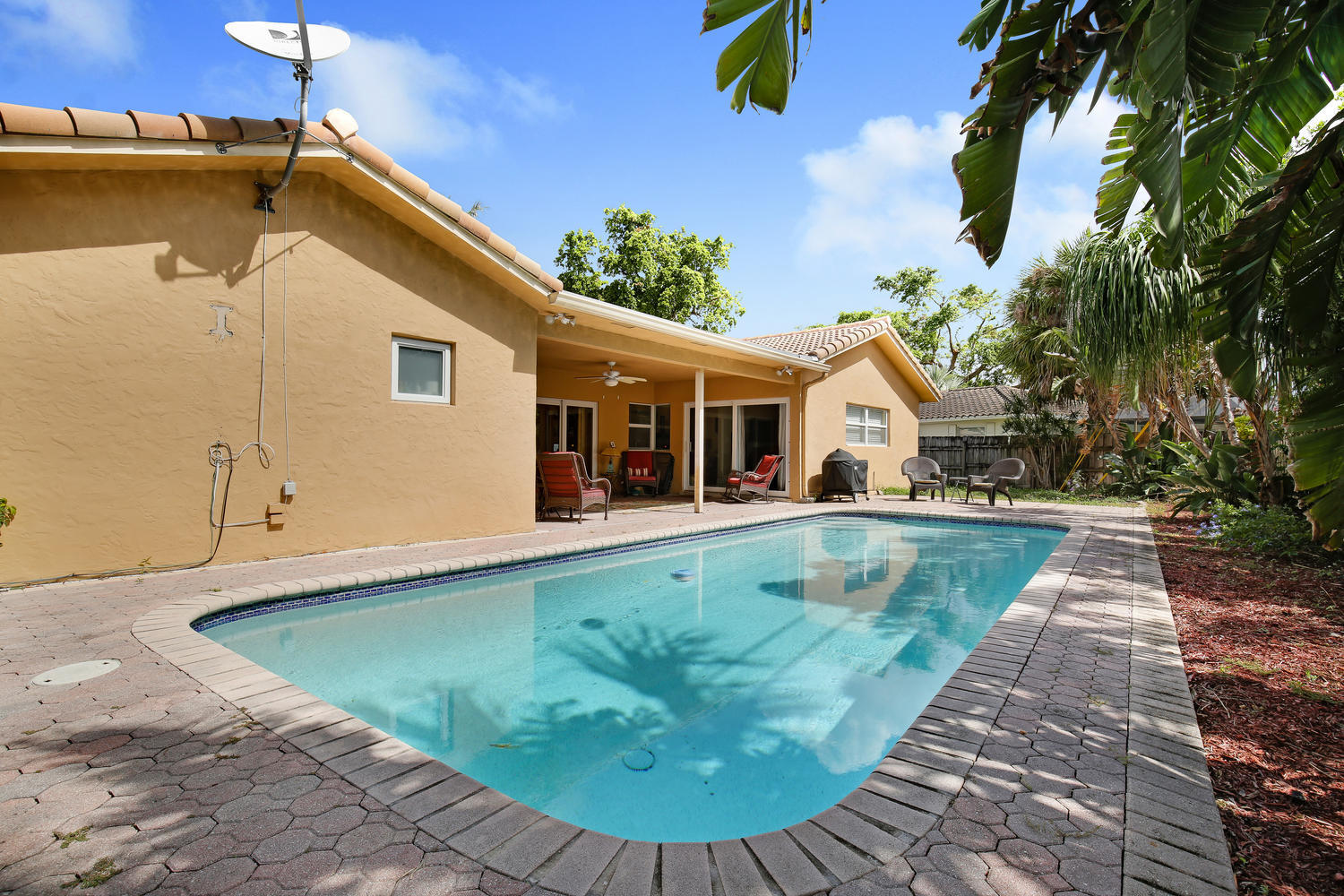 818 Northwest 7th Street Boca Raton, FL 33486 - Photo 18 of 19 818 NW 7th St Boca Raton FL-large-018-12