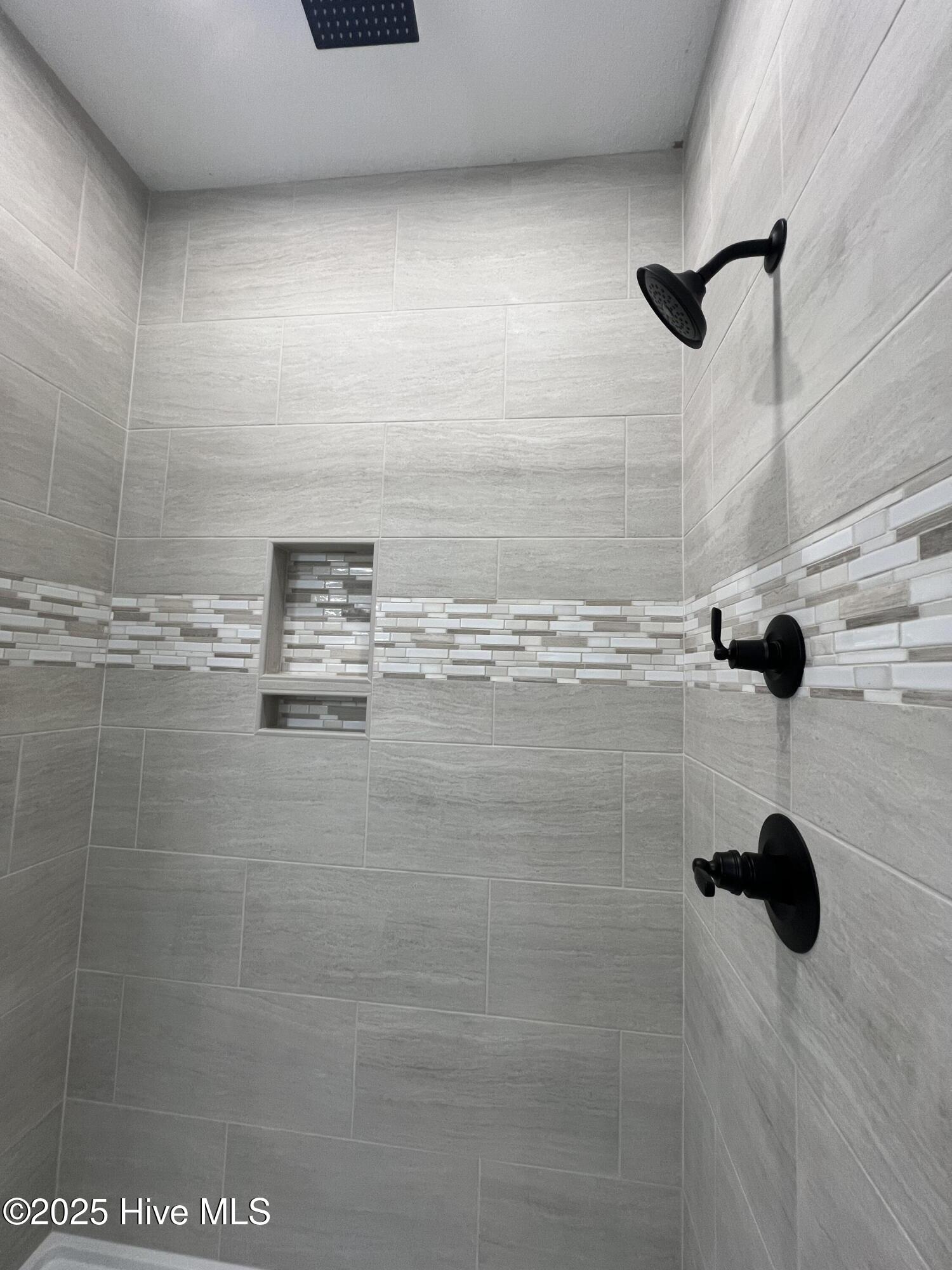 489 North Trotman Road Camden, NC 27921 - Photo 32 of 33 Primary Tile Shower