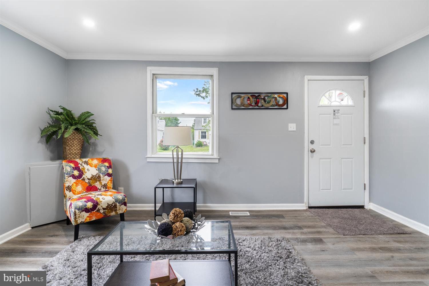 8109 Longpoint Road Baltimore, MD 21222 - Photo 4 of 33