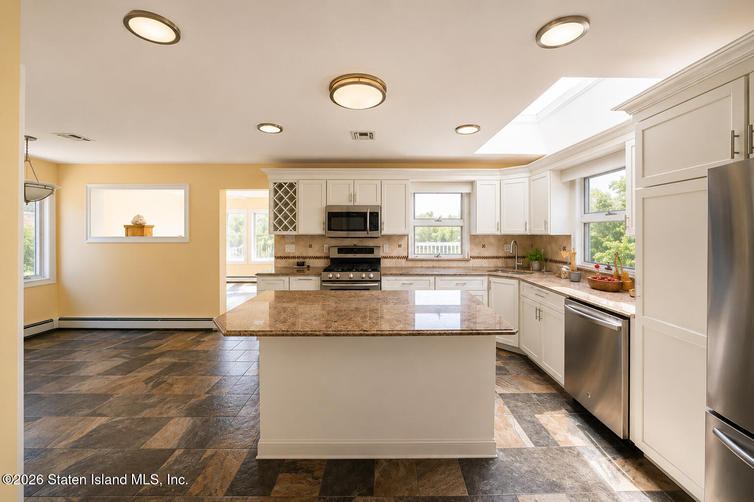 5434 Amboy Road Staten Island, NY 10312 - Photo 36 of 61 Kitchen