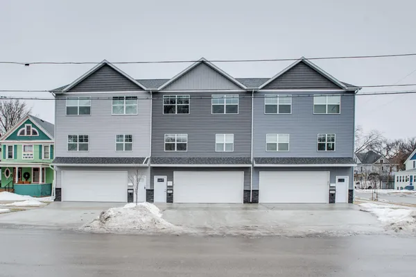 $345,000 | 628 10th Avenue North, Fargo, ND 58102