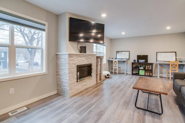 $345,000 | 628 10th Avenue North, Fargo, ND 58102