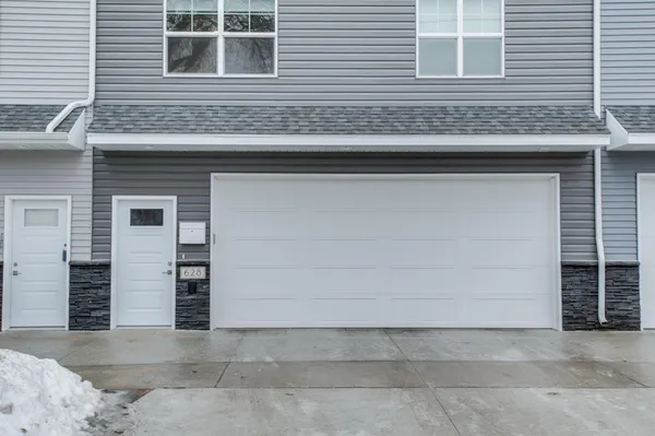 $345,000 | 628 10th Avenue North, Fargo, ND 58102