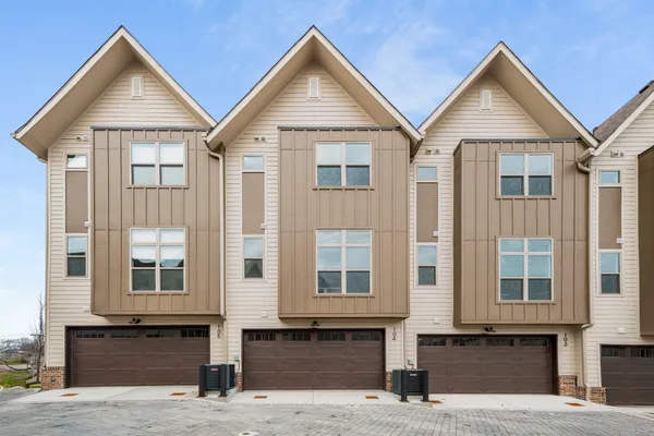 $3,100 | 7341 Charlotte Pike, Unit 114, Nashville, TN 37209