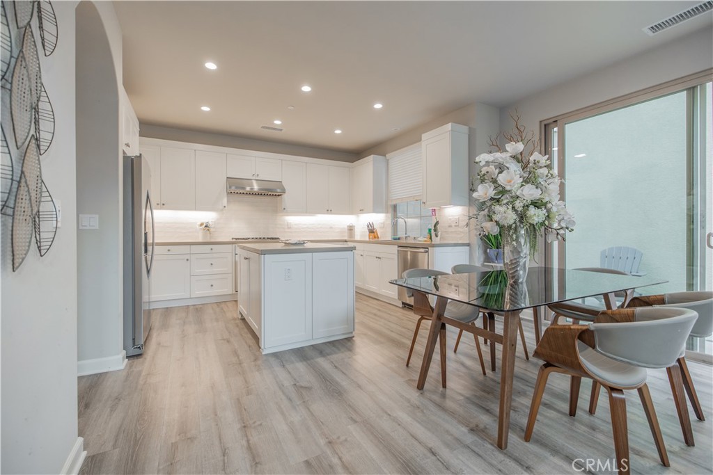 114 Falcon Ridge Irvine, CA 92618 - Photo 5 of 32