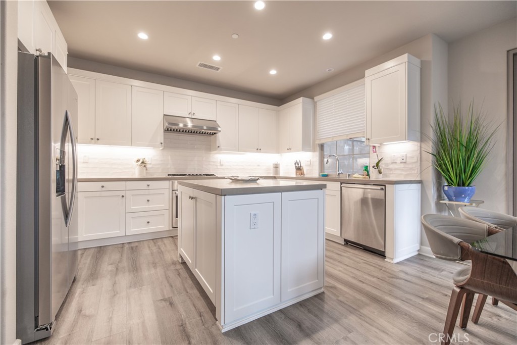 114 Falcon Ridge Irvine, CA 92618 - Photo 8 of 32