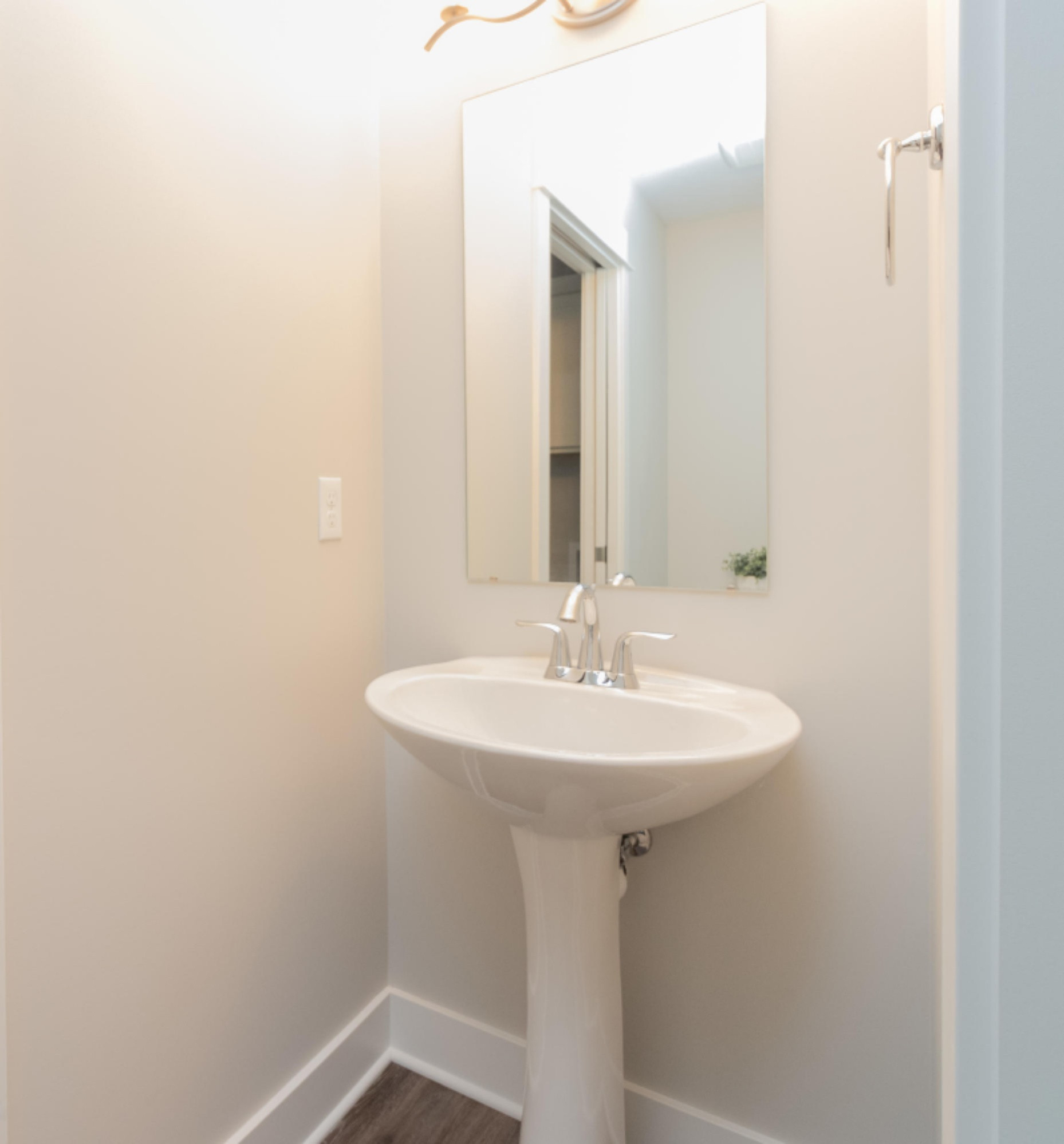 76 Round Hill Road, Unit 20 Kalamazoo, MI 49009 - Photo 13 of 19 main floor half bath