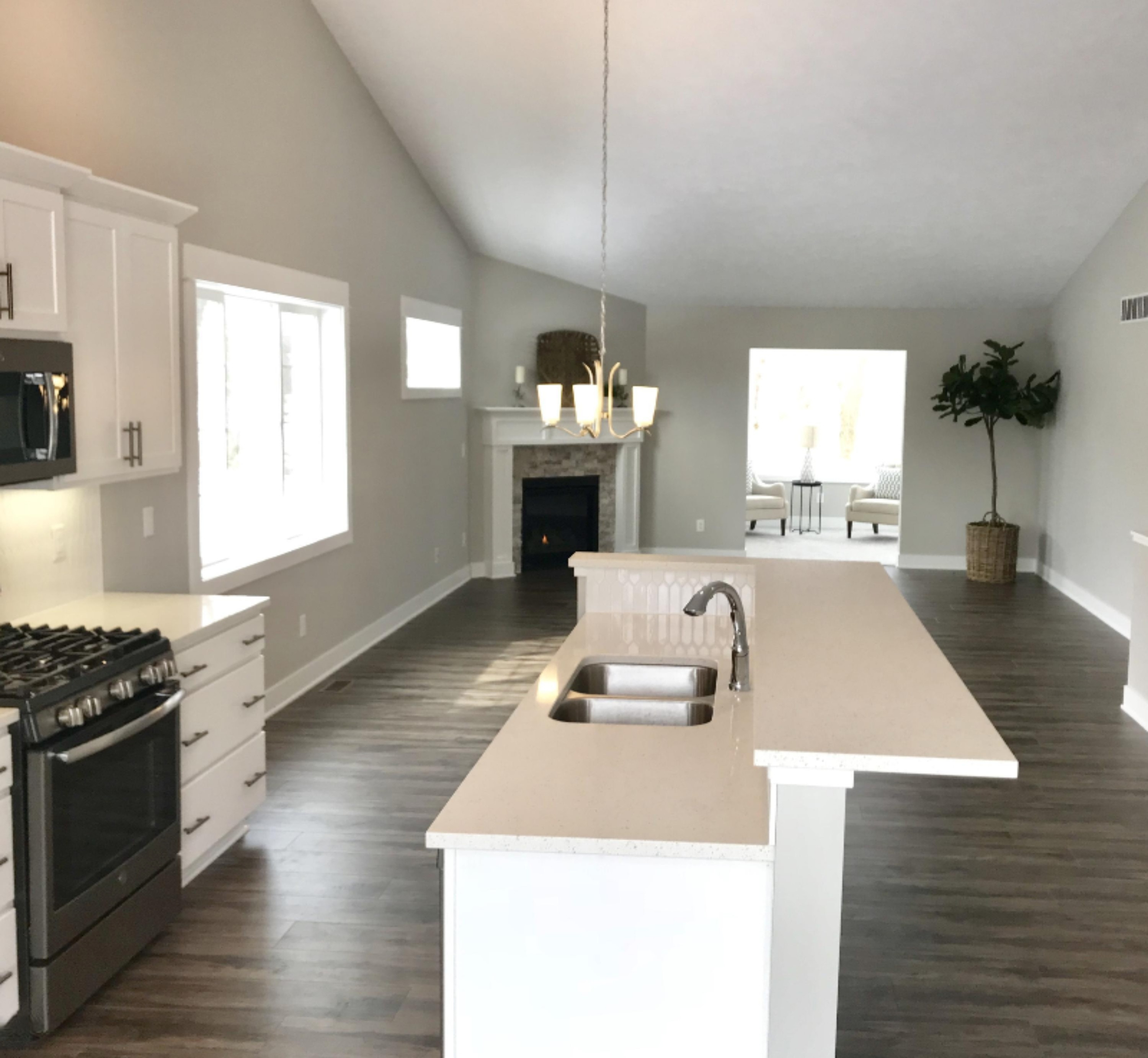 76 Round Hill Road, Unit 20 Kalamazoo, MI 49009 - Photo 4 of 19 IMG_5593