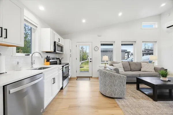 $425,000 | 17 Canter Way, Unit 17, Scarborough, ME 04074