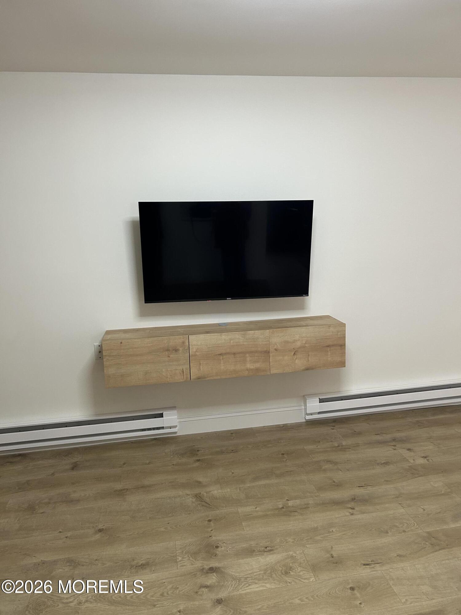 6 Patmore Road Brick, NJ 08724 - Photo 7 of 17 Floating Shelf