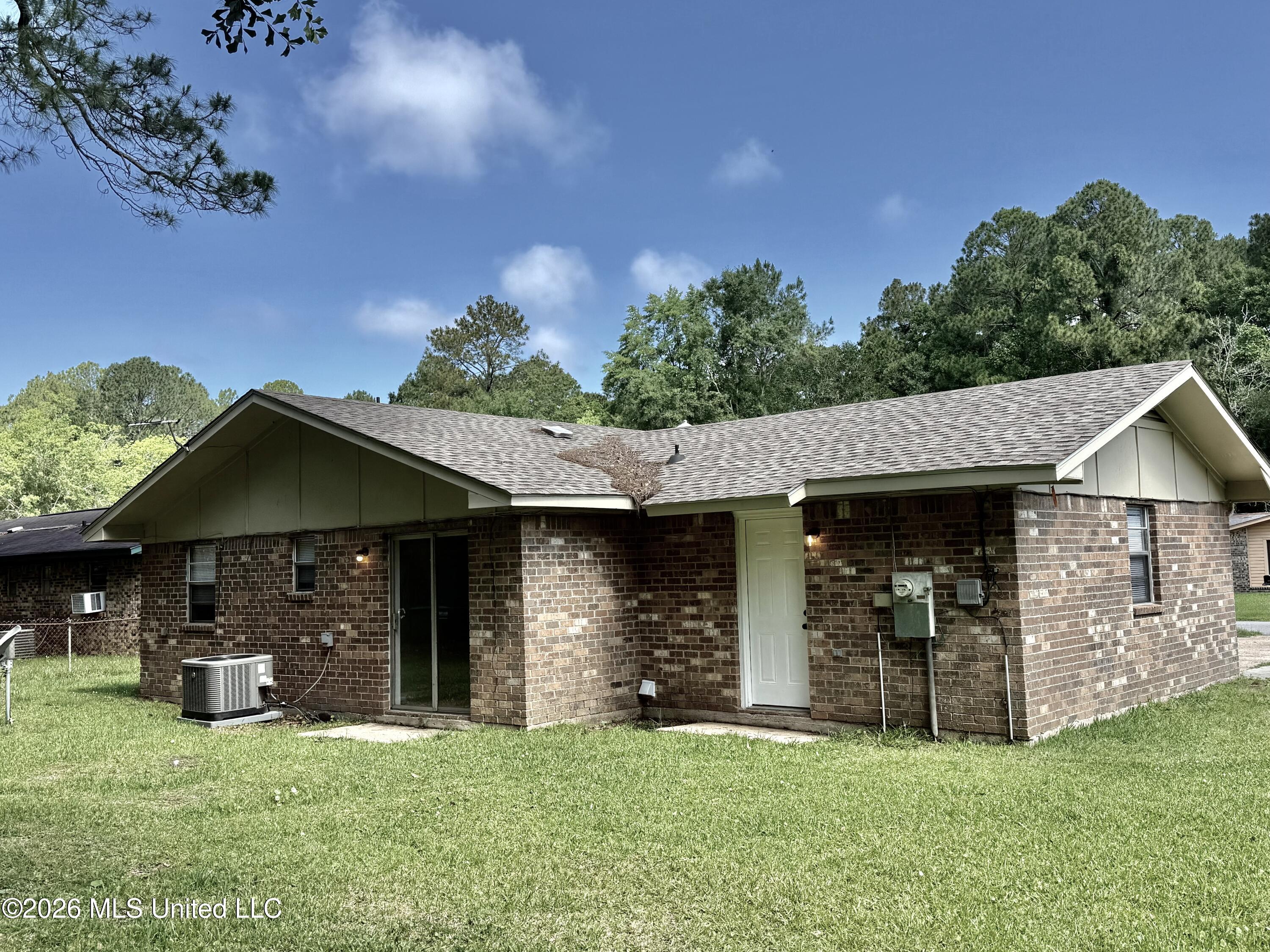 1605 Riverside Drive Gautier, MS 39553 - Photo 7 of 47 Exterior 6