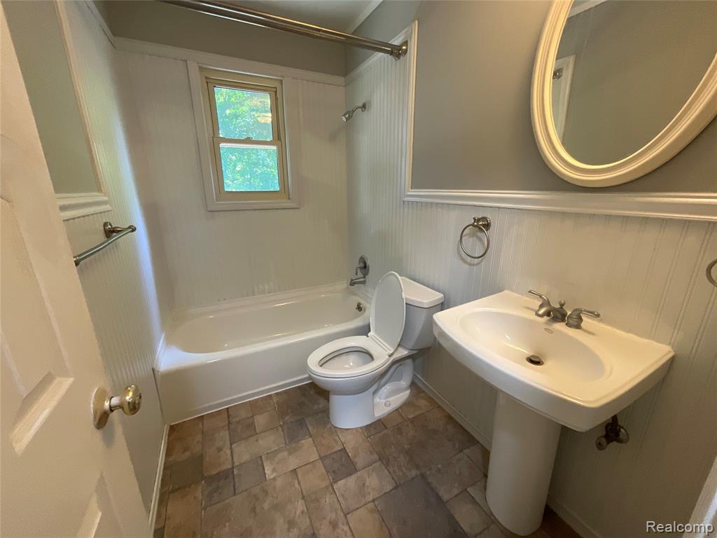 942 Angle Road Lapeer, MI 48446 - Photo 13 of 26